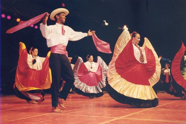 26 jaialdia TIERRA Y COSECHA - COSTA RICA (2000).