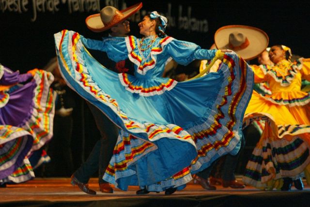 29 jaialdia BALLET  FOLKLORICO DE GUADALAJARA - MEXICO (2003).